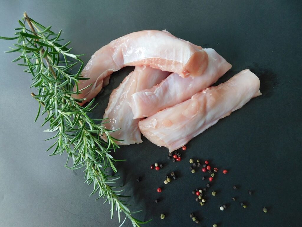 KRÓLIK FILET SUROWY (około 0,50 kg) – AMCIU (NA ZAMÓWIENIE)